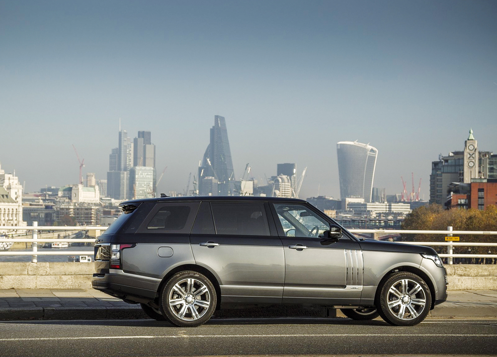 Los 7 plazas que se venden en España: mucho y bueno para viajar 10 Motor16 Land Rover Range Rover SV Autobiography LWB 2016 1600 0c 1 Motor16