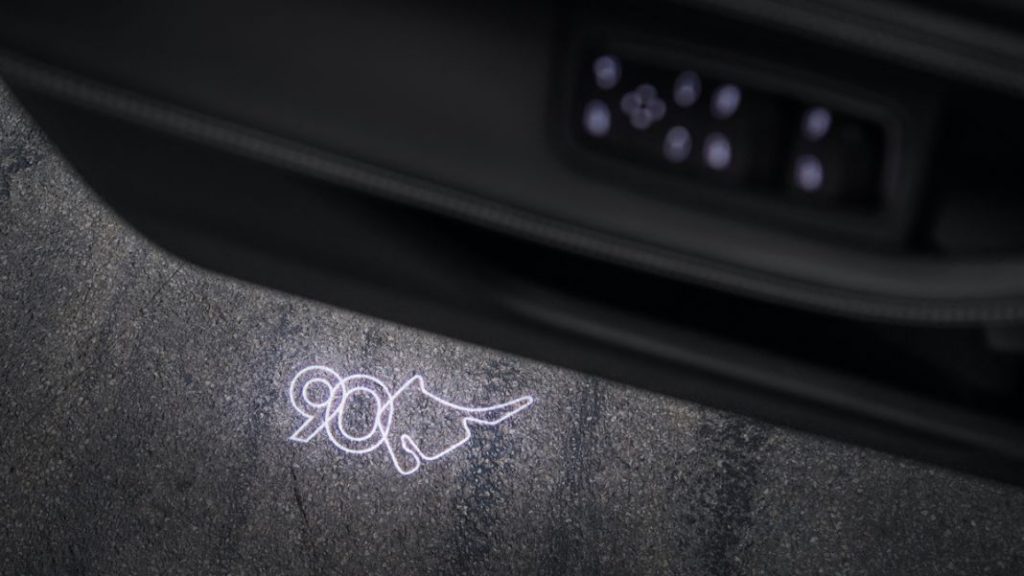 Luz 90 aniversario del circuito en el Porsche Taycan GTS Hockenheimring Edition