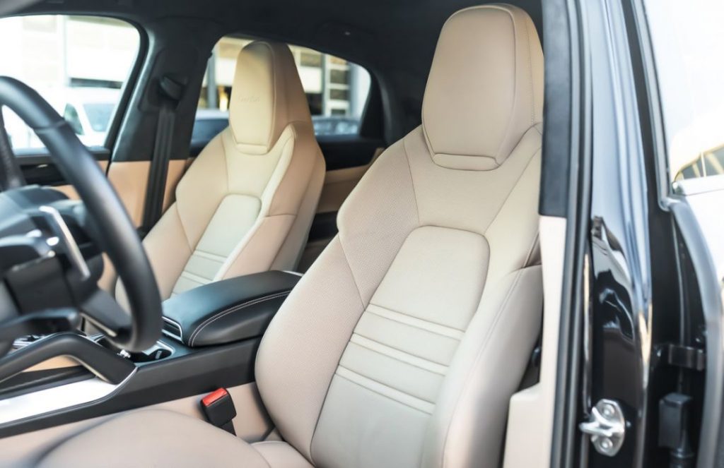 Así es la nueva creación de Manhart en forme de Porsche Cayenne Coupé 22 Motor16 MANHART CRT 800 Website 22 Motor16