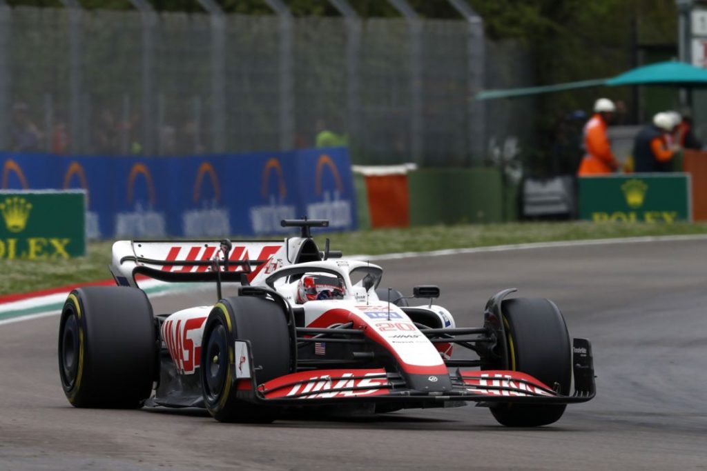 Magnussen con Haas