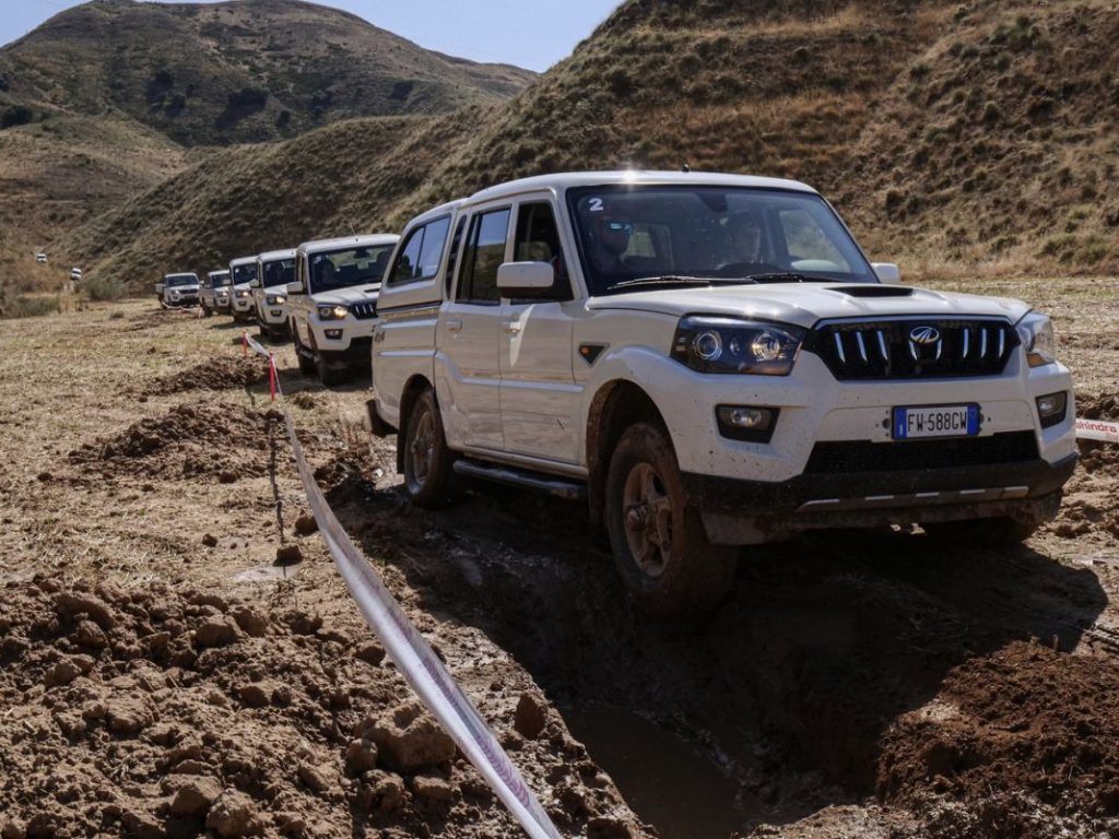 Mahindra Scorpio 2 Motor16