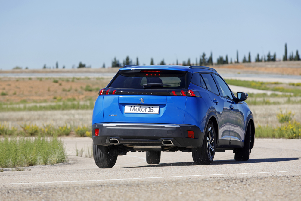 Peugeot 2008 1.2 PureTech 130 EAT8 Allure. Imagen y algo más 2 Motor16 Peugeot 2008