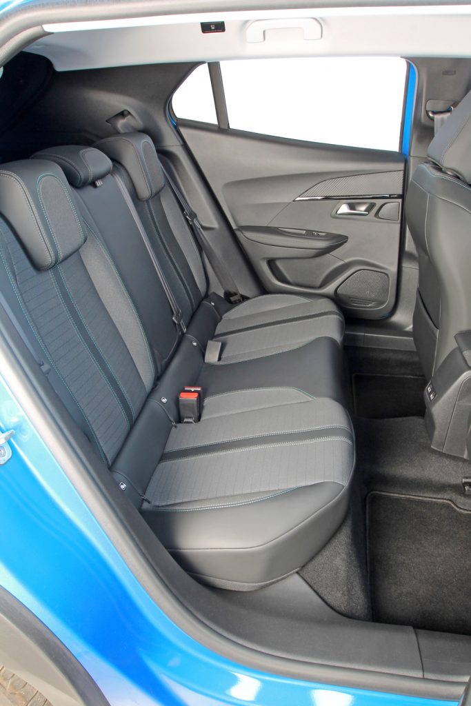 Peugeot 2008 1.2 PureTech 130 EAT8 Allure. Imagen y algo más 12 Motor16 Peugeot 2008 1.2 PureTech 130 EAT8 Allure 1813 2022 8 Motor16