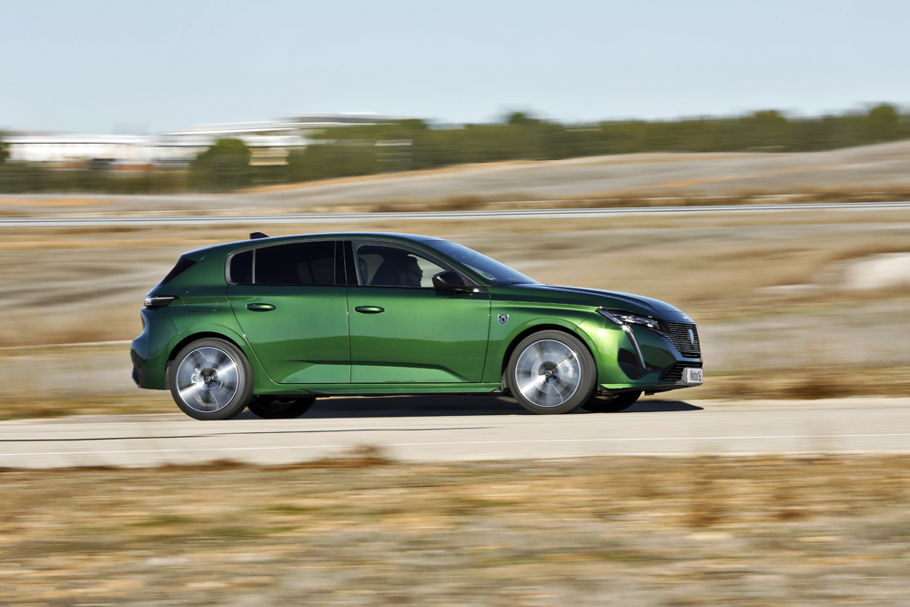 Probamos el Peugeot 308 BlueHDI 130 CV EAT8 GT. Con los deberes hechos 10 Motor16 Peugeot 308 BlueHDI 130 CV EAT8 GT 2022 1814 10 1 Motor16