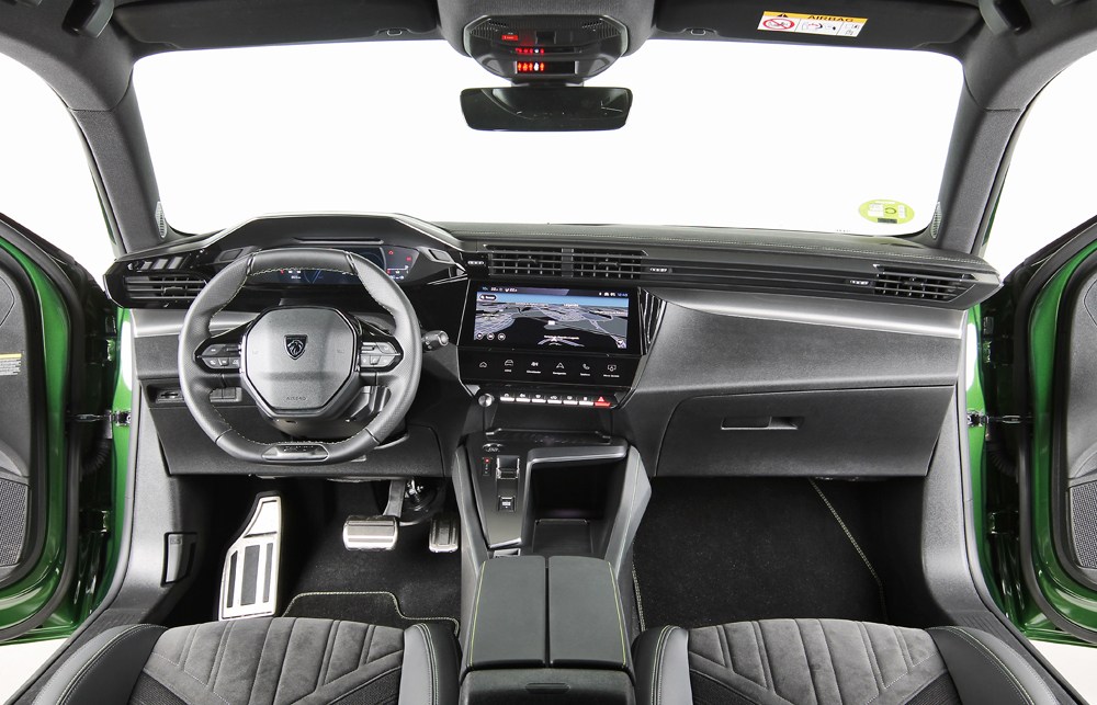 Probamos el Peugeot 308 BlueHDI 130 CV EAT8 GT. Con los deberes hechos 24 Motor16 Peugeot 308 BlueHDI 130 CV EAT8 GT 2022 1814 17 1 Motor16