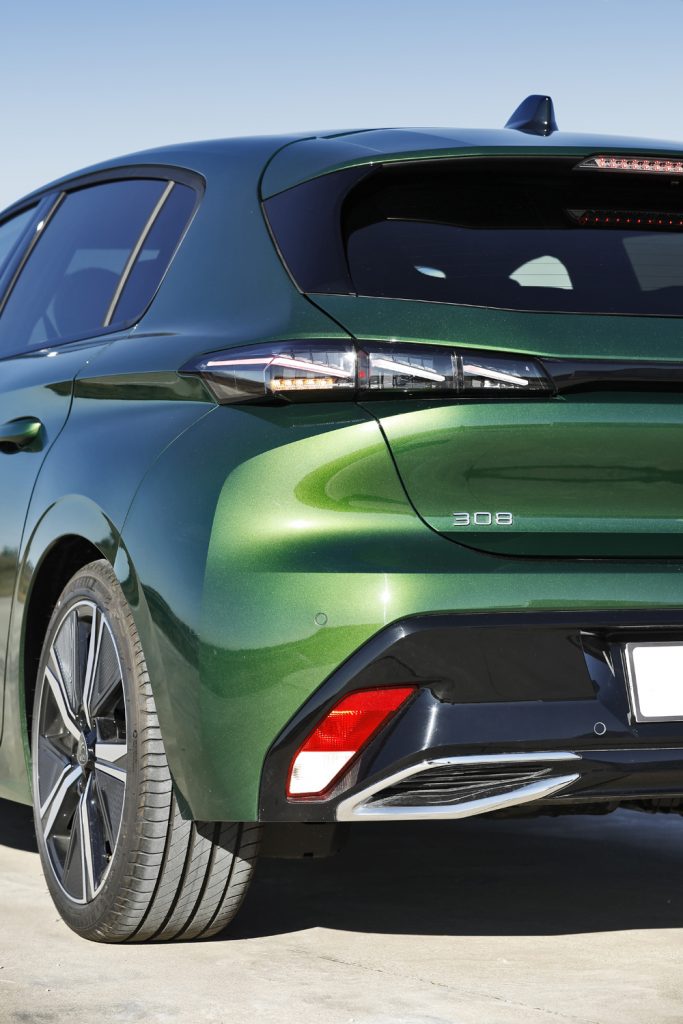 Probamos el Peugeot 308 BlueHDI 130 CV EAT8 GT. Con los deberes hechos 13 Motor16 Peugeot 308 BlueHDI 130 CV EAT8 GT 2022 1814 8 Motor16