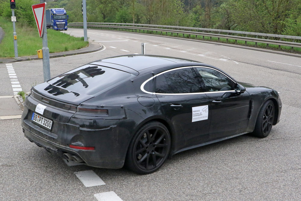 El futuro Porsche Panamera lo puedes ver en una pantalla 11 Motor16 Porsche Panamera 10 Motor16