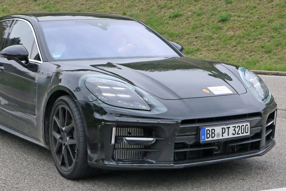 El futuro Porsche Panamera lo puedes ver en una pantalla 7 Motor16 Porsche Panamera 6 Motor16