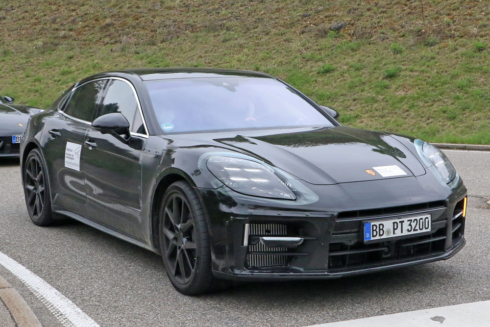 El futuro Porsche Panamera lo puedes ver en una pantalla 8 Motor16 Porsche Panamera 7 Motor16