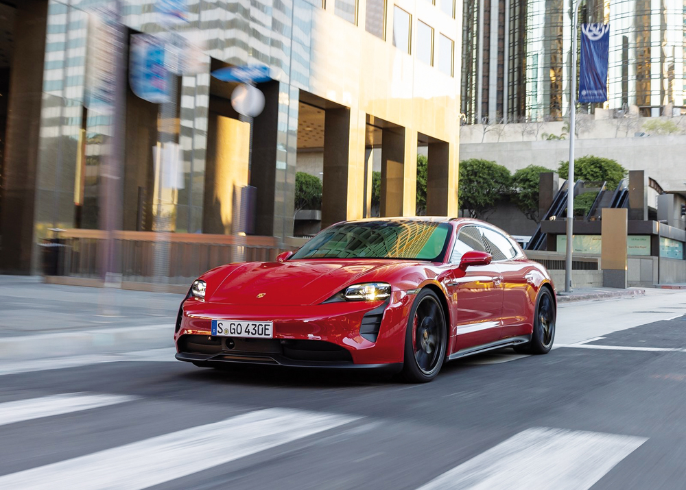 Porsche Taycan GTS Sport Turismo 2022 Motor16