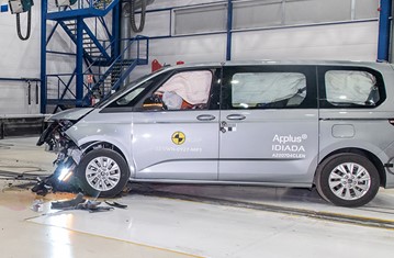 Cinco estrellas para el Volkswagen I.D.Buzz 2 Motor16 REM16 VW Buzz Crashtest 06 Motor16