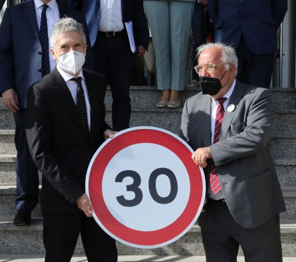 A 100 km/h por autovía: el plan del Gobierno para que ahorres 4 Motor16 Recomendaciones Gobierno Plan de Ahorro 7 Motor16