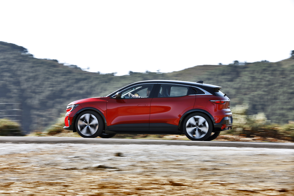 Probamos el Renault Megane e-Tech Techno EV60. De Mégane nada 12 Motor16 Renault Megane e Tech Techno EV60 2022 1819 06 1 Motor16