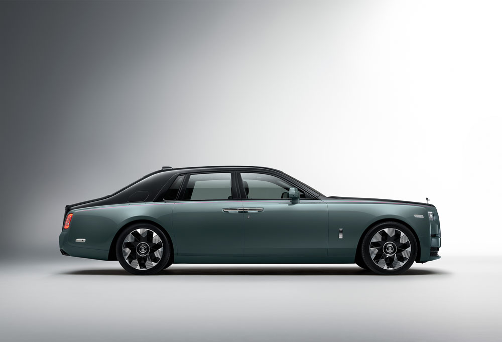 Rolls-Royce Phantom 2023: ligeros retoques para Su Majestad 20 Motor16 Rolls Royce Phantom 15 1 Motor16