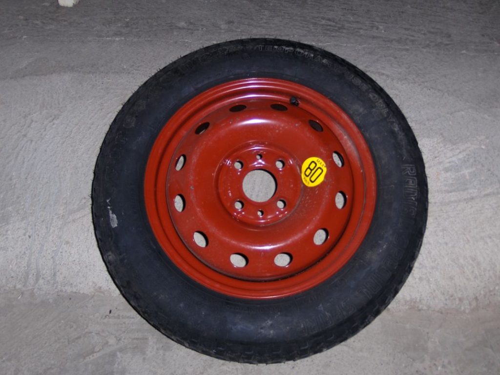 ¿Sirven para algo los kit antipinchazos? 46 Motor16 Rueda repuesto Motor16