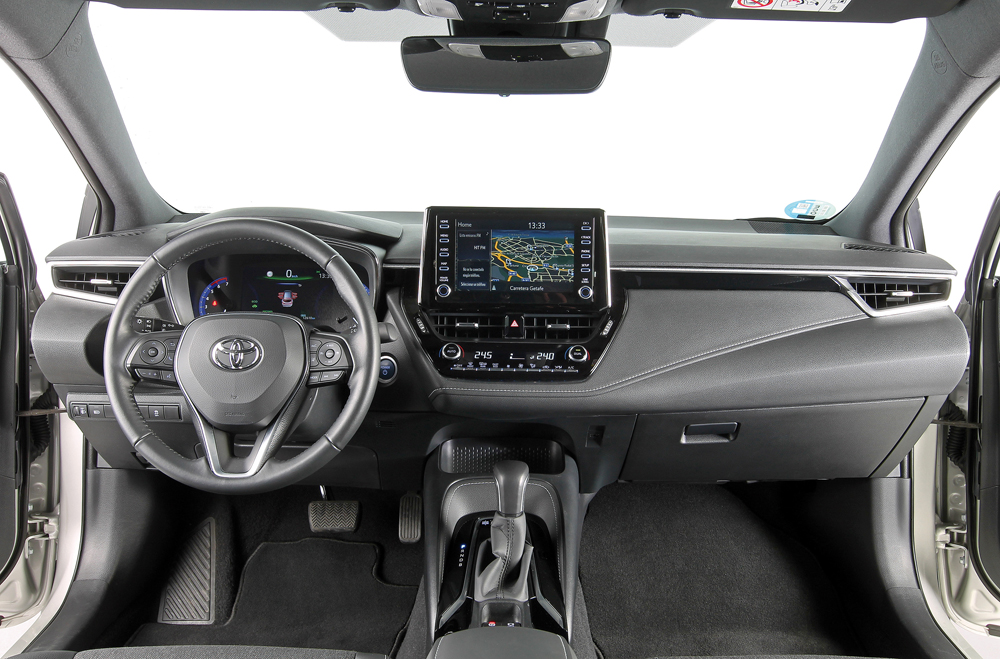 Probamos el Toyota Corolla Touring Sports. Apuesta racional 18 Motor16 TOYOTA COROLLA TOURING SPORTS HYBRID 1813 2022 2 1 Motor16