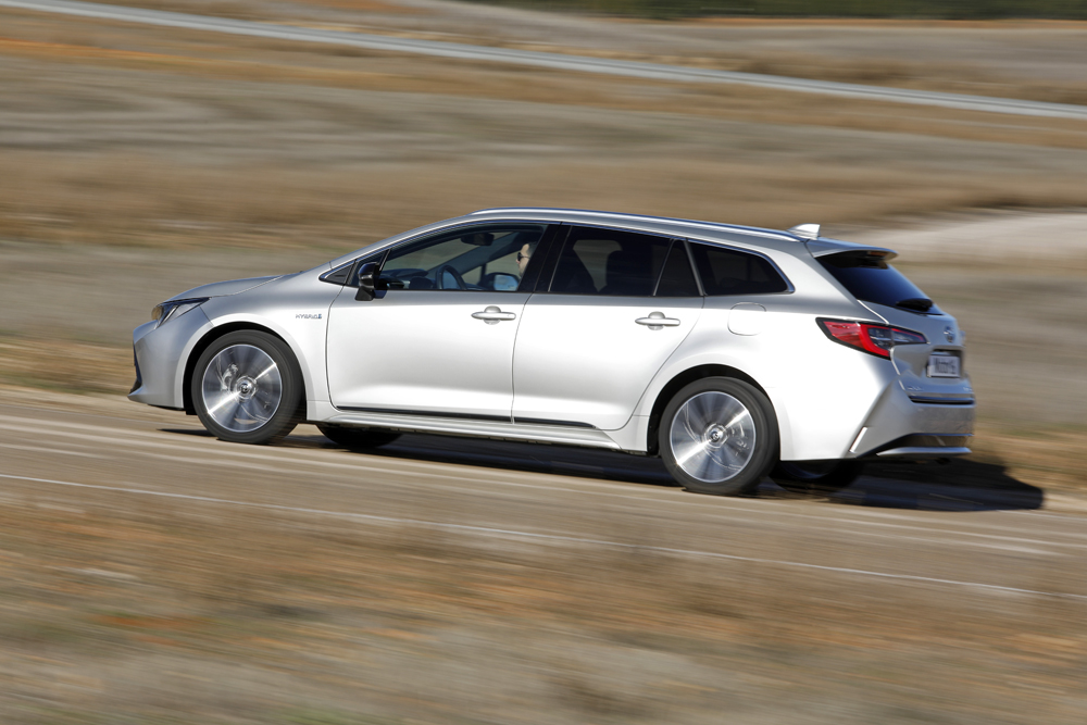 Probamos el Toyota Corolla Touring Sports. Apuesta racional 12 Motor16 TOYOTA COROLLA TOURING SPORTS HYBRID 1813 2022 20 Motor16