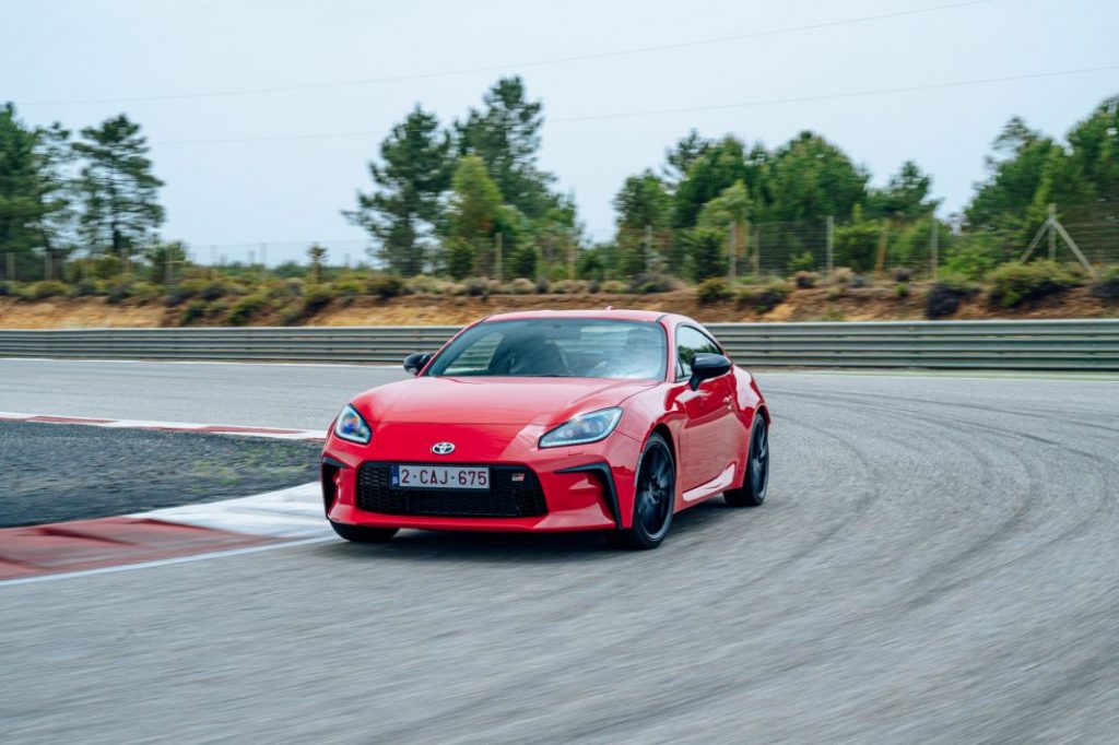 Con ningún otro coche te lo vas a pasar mejor que con el nuevo Toyota GR86 26 Motor16 Toyota GR86 17 Motor16