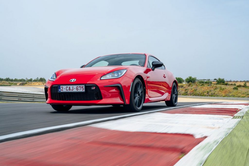 Con ningún otro coche te lo vas a pasar mejor que con el nuevo Toyota GR86 28 Motor16 Toyota GR86 19 1 Motor16