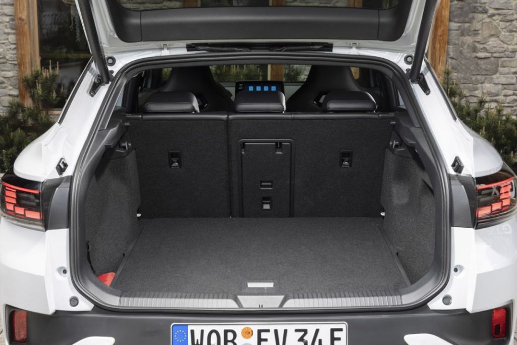 Al volante del Volkswagen ID.5: más atrevido, pero igual de racional 15 Motor16 Volkswagen ID.5 3 1 Motor16