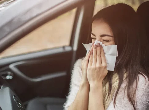 El peligro al que te expones al conducir con alergia