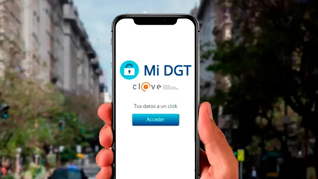 ¿Qué funciones ofrece la aplicación móvil de la DGT?