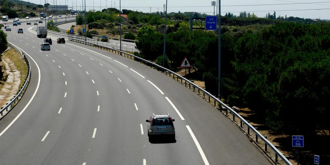 Esta es la multa por no respetar la velocidad mínima en una autovía