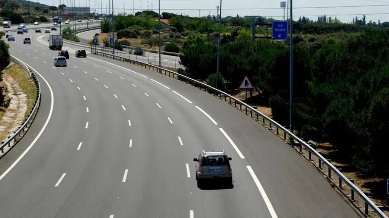 El día que tendrás que pagar 3 céntimos por kilómetro para circular por las autovías de España