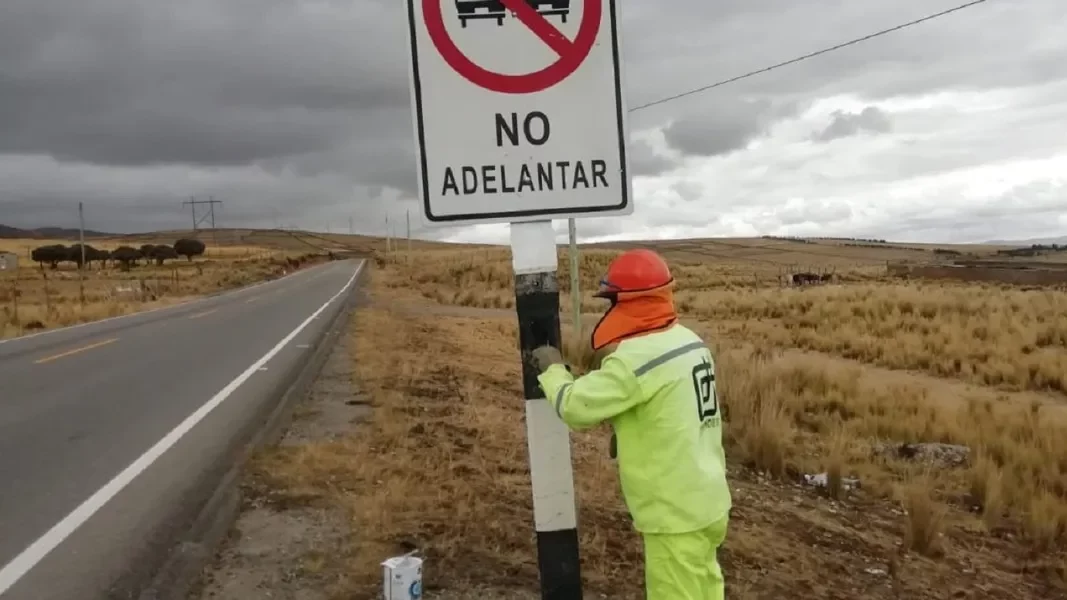 Otras reglas de tráfico: señal de prohibido adelantar