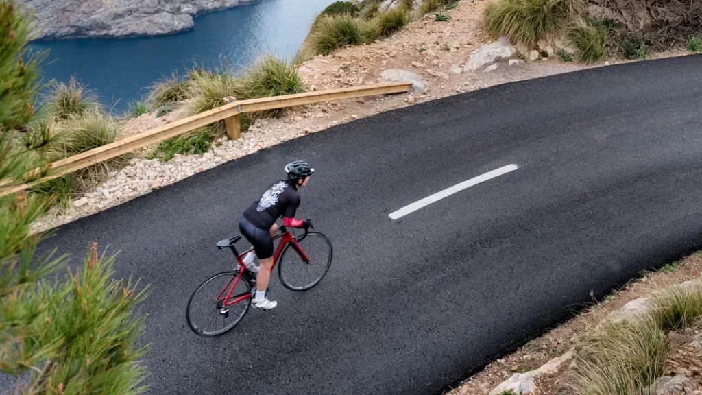1.000 euros por esto: la nueva multa que te puede poner la DGT 81 Motor16 Recomendación de la DGT a los ciclistas