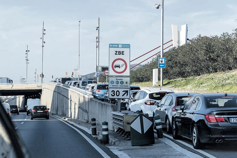 Peajes urbanos: la ley que los permitirá se aprobará este año 1 Motor16 Circulación en Barcelona.