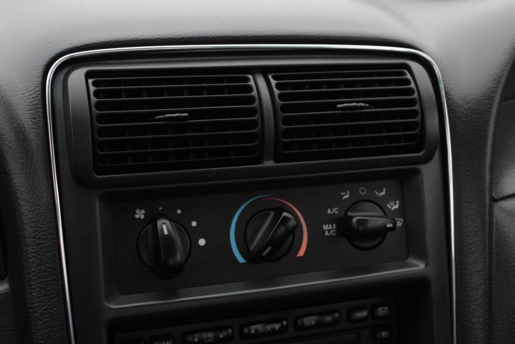 Prepara tu coche para estas vacaciones de verano de esta manera infalible 121 Motor16 Revisión climatizador