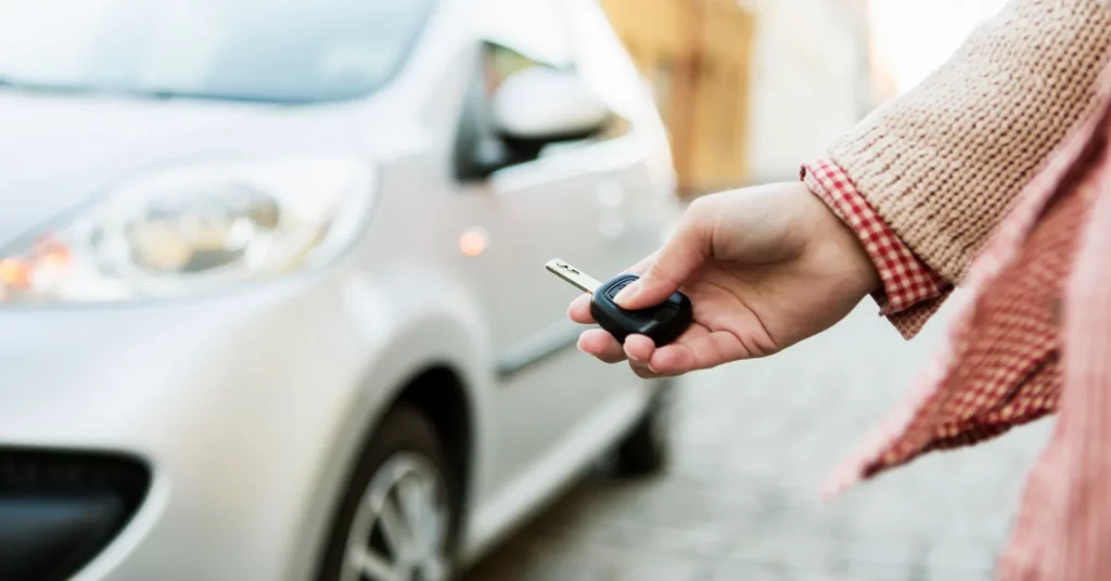 Cómo aparcar en línea para evitar una multa 58 Motor16 ¿Qué diferencia hay entre parada y estacionamiento?