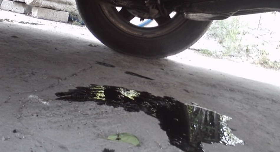Aire acondicionado o ventanas abiertas: ¿Qué gasta menos gasolina? 9 Motor16 Fugas y piezas en mal estado perjudican el consumo de gasolina
