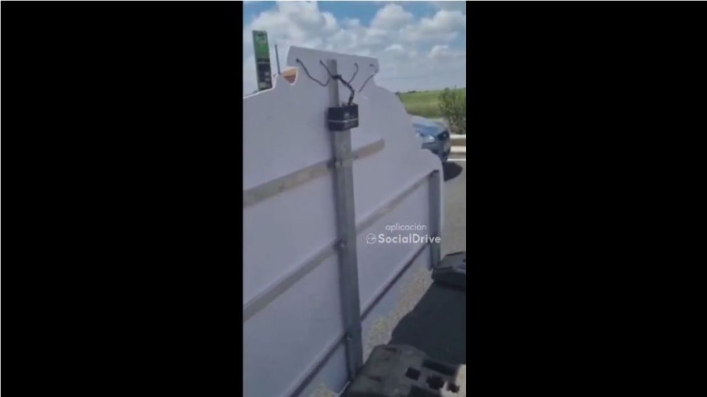 Esta es la única y verdadera explicación al coche de cartón de la Guardia Civil 197 Motor16 coche guardia civil carton Motor16