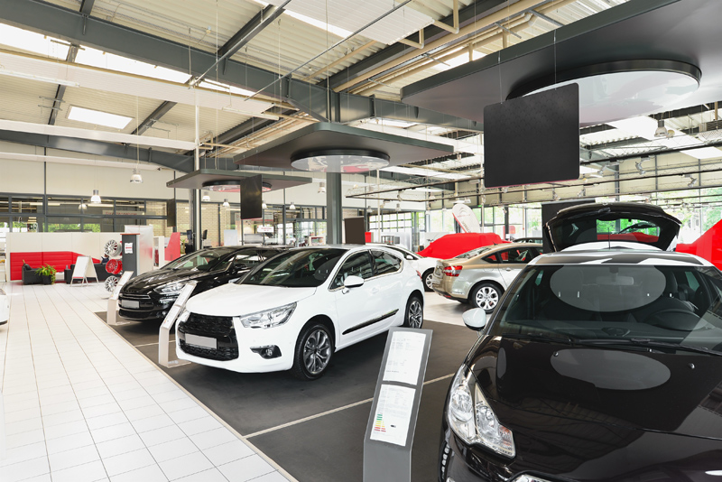¿Sabes cómo es el comprador de coche nuevo este 2023? 100 Motor16 concesionario1 Motor16