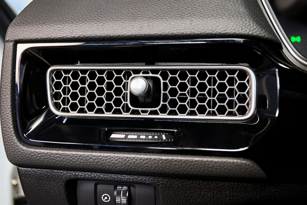 A los 50 años el Honda Civic se hace híbrido 5 Motor16 detalles Honda Civic 2022 8 1 Motor16