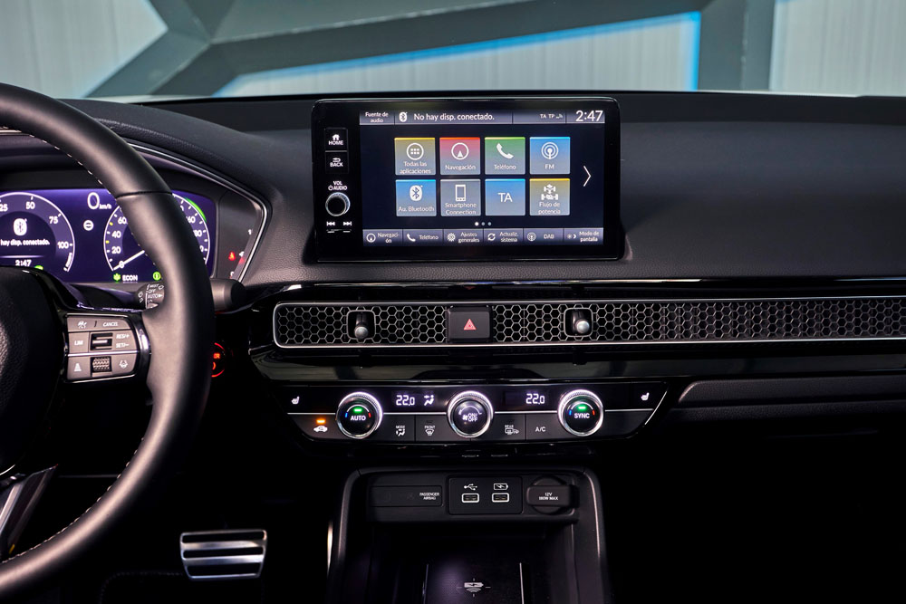 A los 50 años el Honda Civic se hace híbrido 26 Motor16 interiores Honda Civic 2022 1 1 Motor16