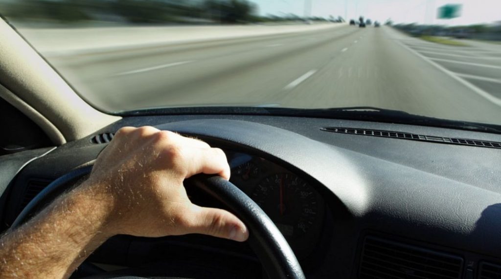 Aire acondicionado o ventanas abiertas: ¿Qué gasta menos gasolina? 2 Motor16 Comportamiento del coche y la gasolina con los vidrios bajos