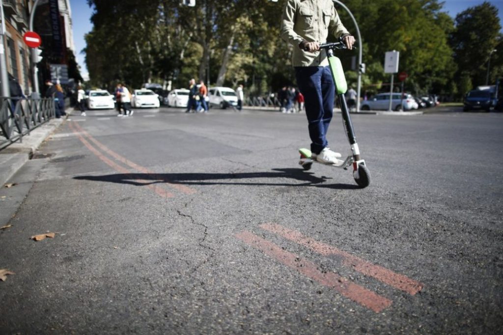 Los problemas a los que te enfrentas por no llevar casco en patinete 71 Motor16 Accidentes en aumento en patinete