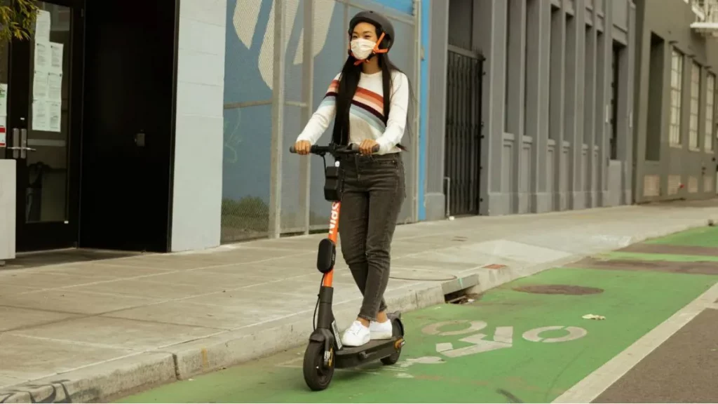Los problemas a los que te enfrentas por no llevar casco en patinete 68 Motor16 Cantidad de personas que conducen patinete en el país