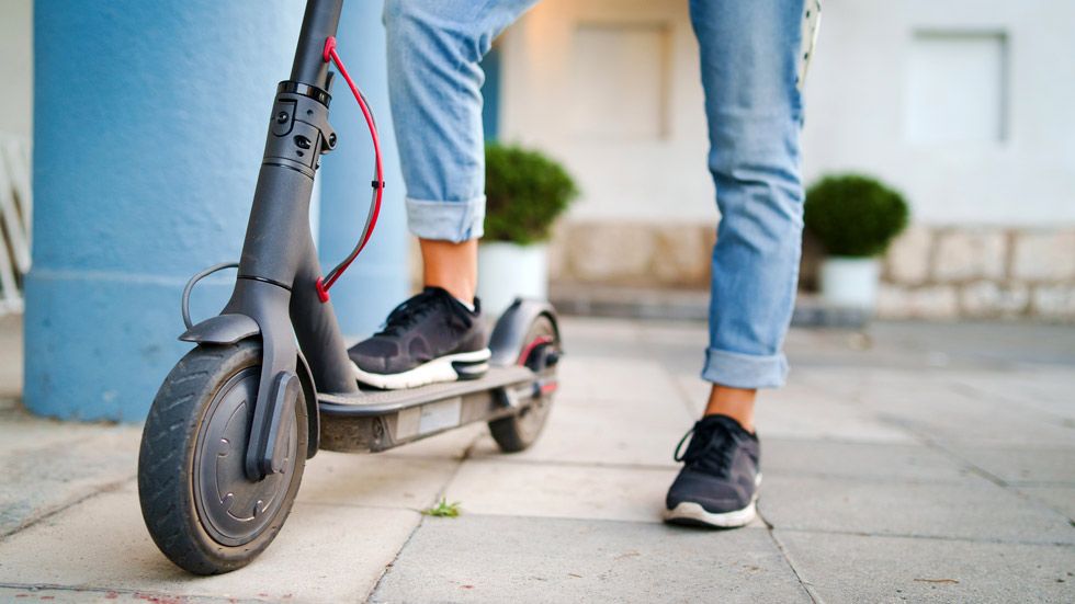 Con este accesorio de dos euros te puedes ahorrar multas de 600 55 Motor16 Multa por montar bebido en patinete