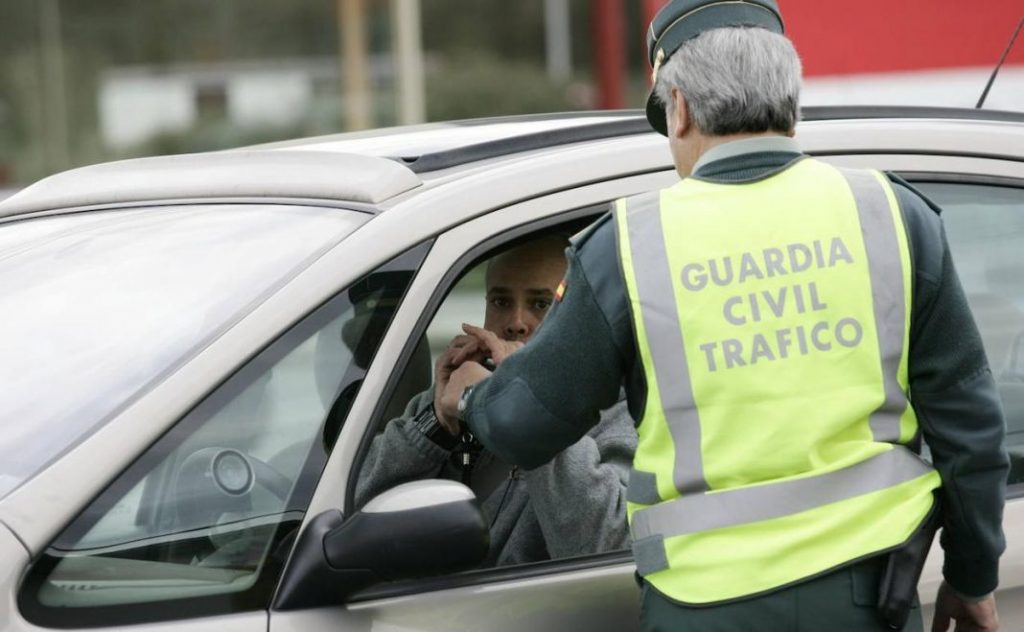 Control de alcoholemia: ¿Puedo dar positivo si tengo resaca? 133 Motor16 resaca Motor16