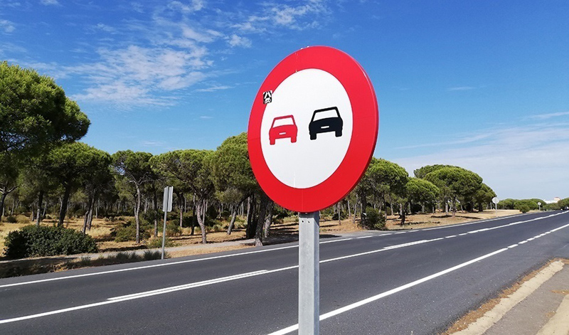 señal prohibido adelantar Motor16