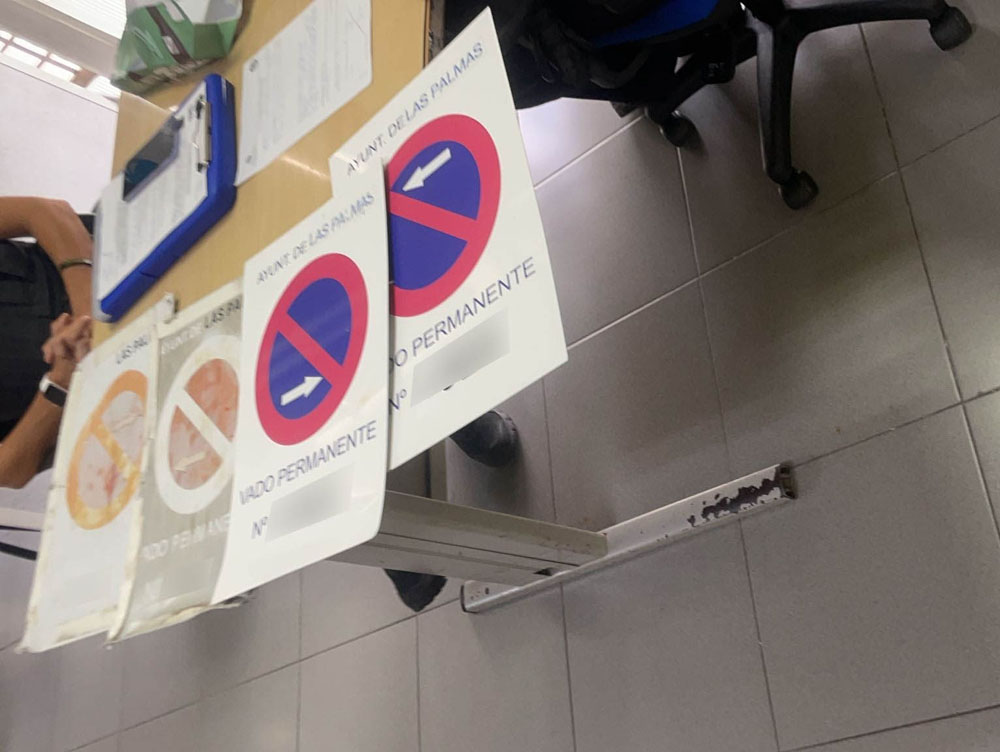 ¿Me pueden multar si aparco en mi propio vado? 3 Motor16 Señal de vado fraudulenta.