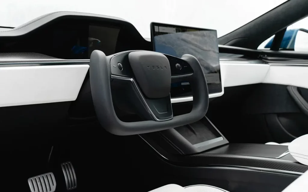 2022 Tesla Model S. Yoke Steering Wheel Image.