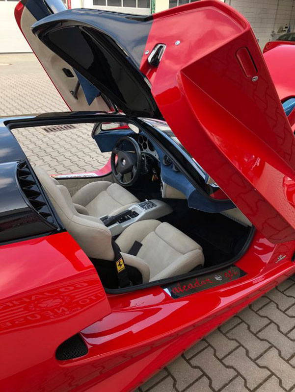 Debajo de este Sbarro hay un Ferrari 360 Módena. Y te está buscando 9 Motor16 2000 Sbarro Alcador 7 Motor16