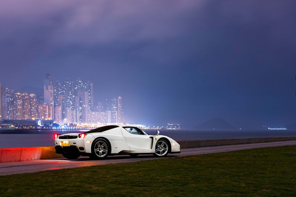 Este Ferrari Enzo es único y de ahí que cueste aún más caro que el resto 11 Motor16 2003 Ferrari Enzo Blanco 14 Motor16