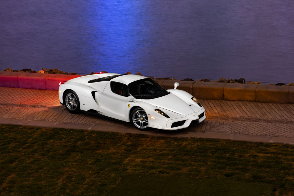 Este Ferrari Enzo es único y de ahí que cueste aún más caro que el resto 7 Motor16 2003 Ferrari Enzo Blanco 9 Motor16