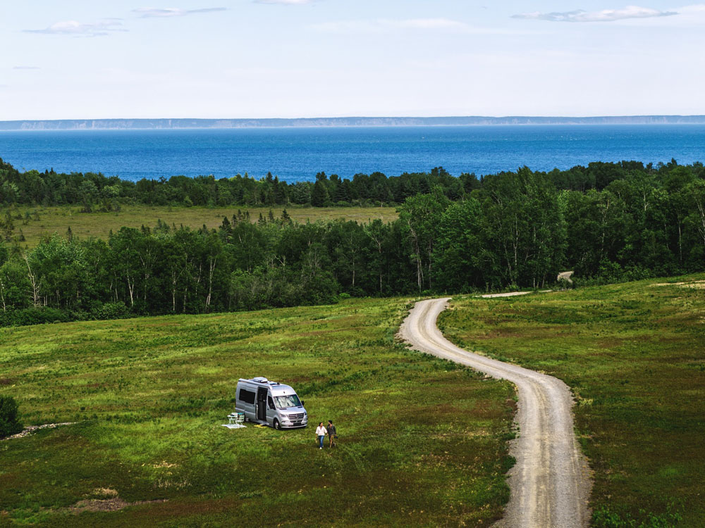Airstream electrifica sus Mercedes-Benz transformados en camper 4 Motor16 2022 Airstream Mercedes Benz 1 Motor16